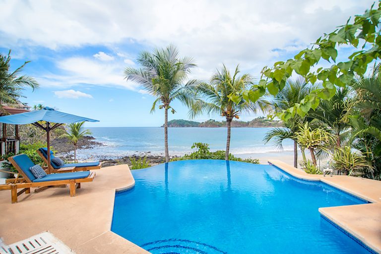 Casa de la Playa, Flamingo Beach: 7 bedroom Beachfront house - All