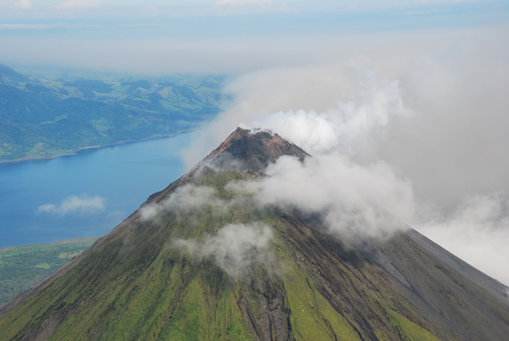 Best ways to visit Arenal Volcano Cost2a Rica1